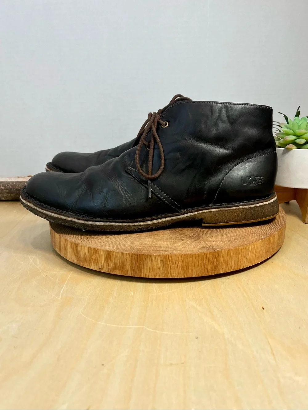 UGG | Leighton Men's Leather Chukka SN 3275 Size 11 Brown